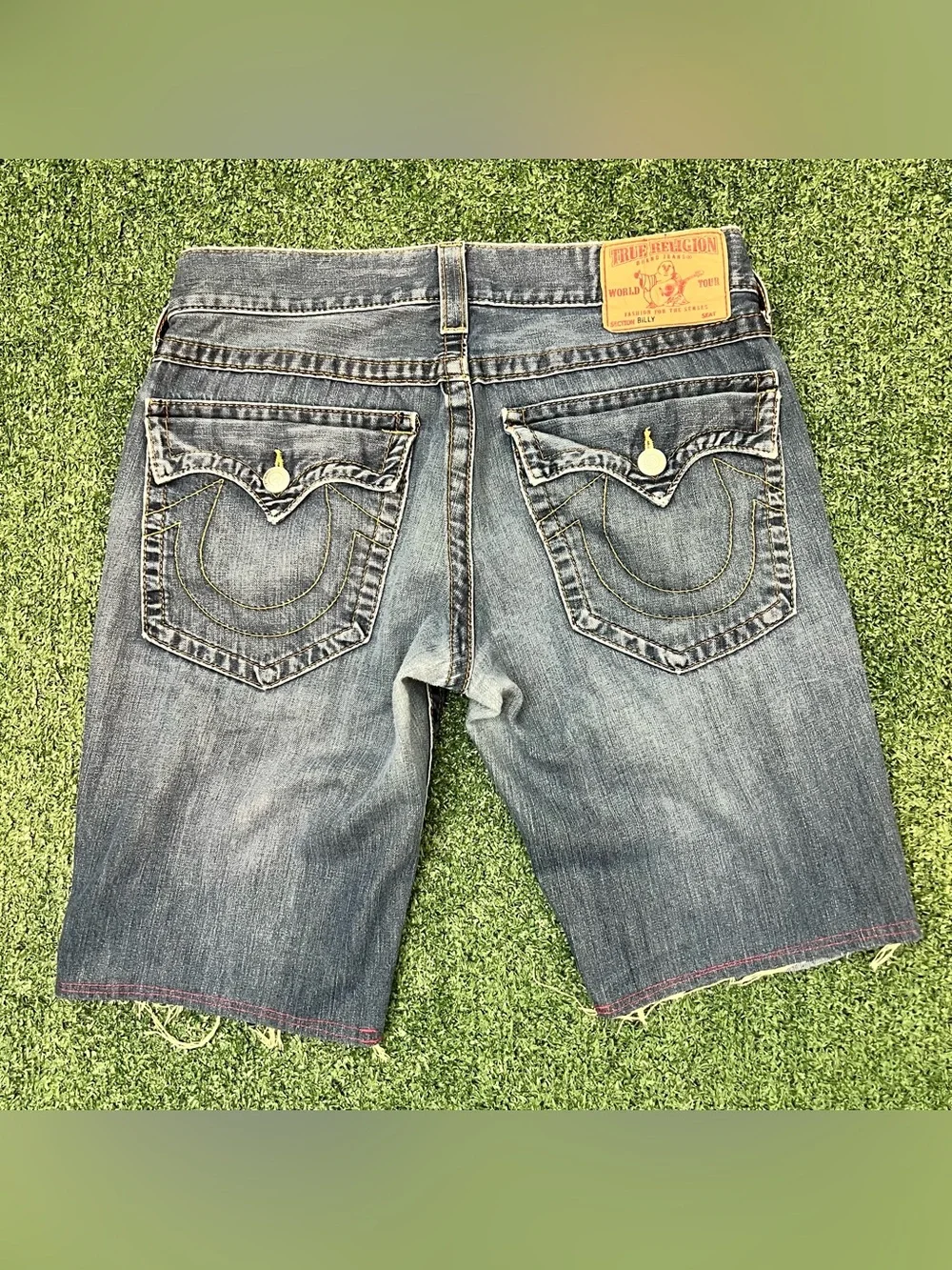 True Religion Billy Super T Y2K 90s Jean Shorts Jorts Size 33 Distressed